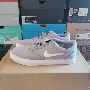 BRAND NEW Nike SB Charge CNVS